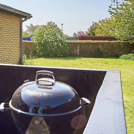 6 Person In Ronne-by Traum Rønne